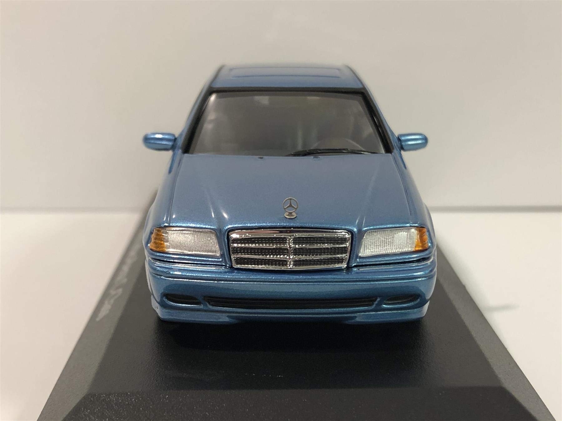 ミニチャンプス　メルセデスベンツ  Cクラス ) 1/43 ブルー　1997 ミニチャンプス メルセデスベンツ Cクラス ) 1/43 ブルー 1997 1